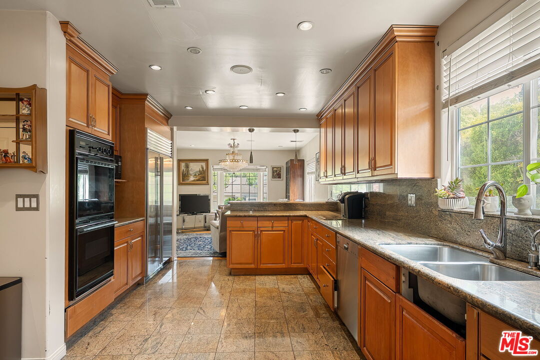 2201 Hillsboro Ave