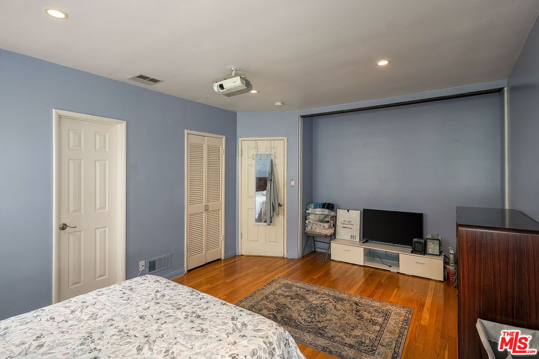2201 Hillsboro Ave