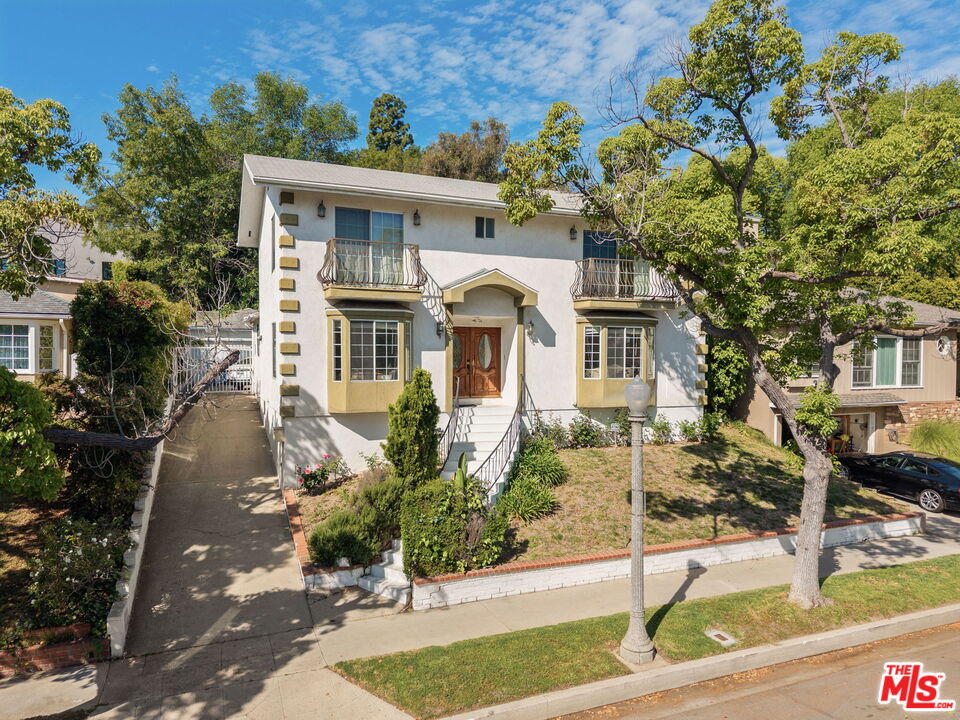 2201 Hillsboro Ave