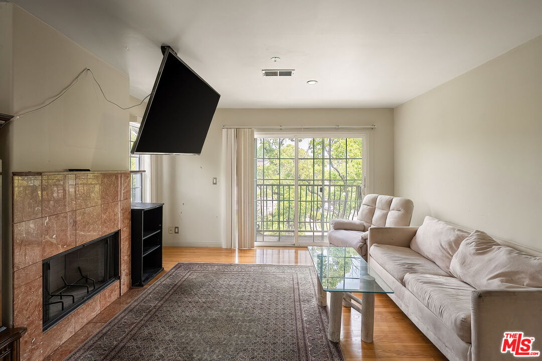 2201 Hillsboro Ave