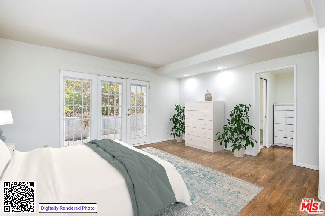 2068 N Beverly Dr