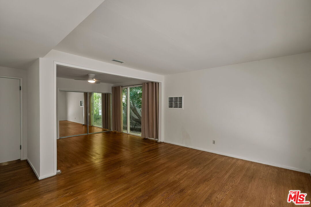 2068 N Beverly Dr