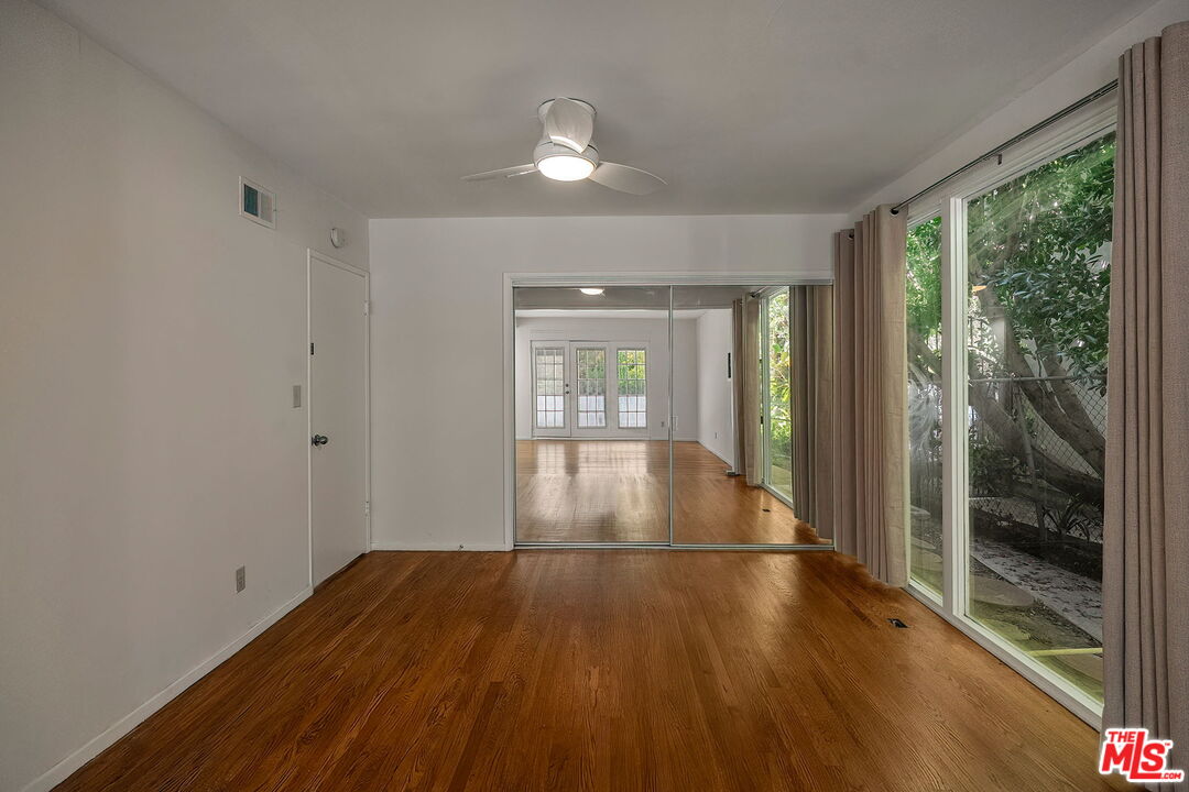 2068 N Beverly Dr