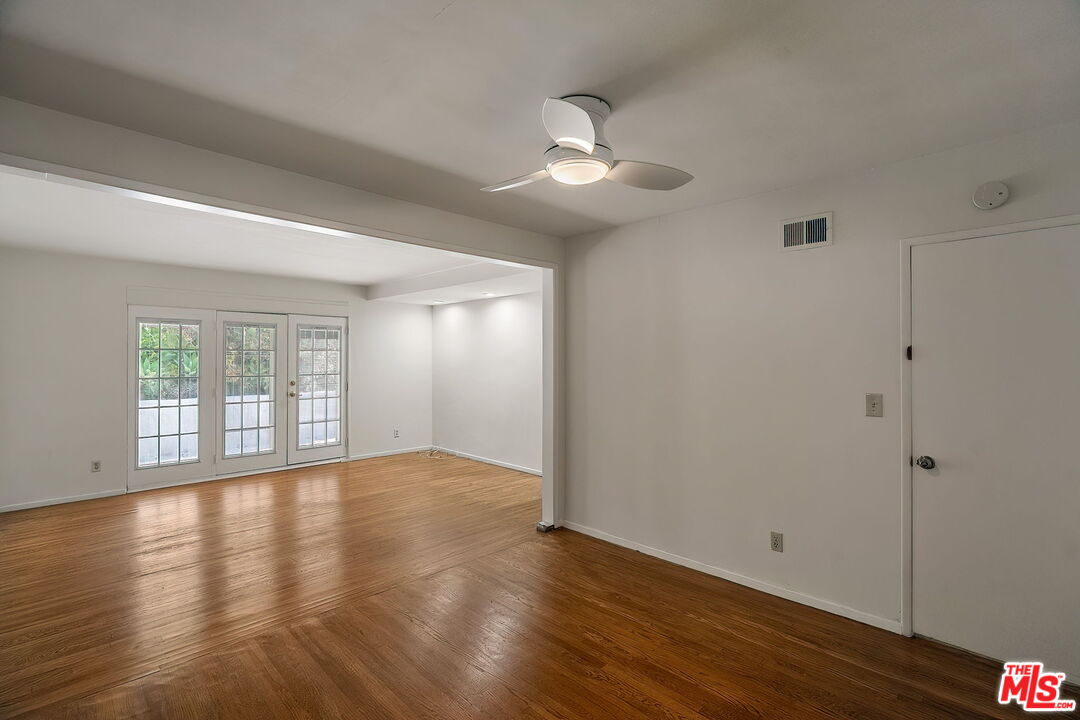 2068 N Beverly Dr