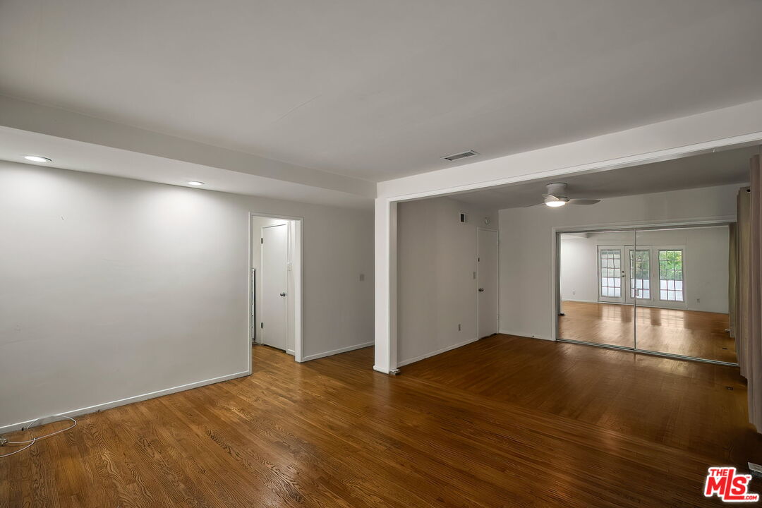 2068 N Beverly Dr