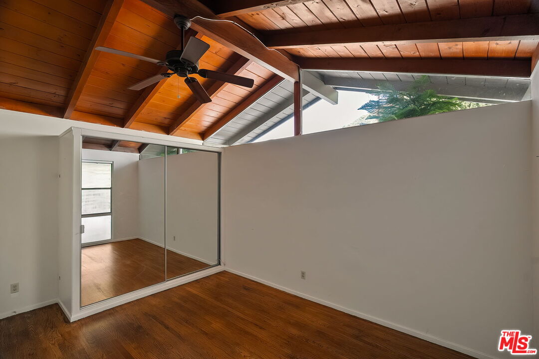 2068 N Beverly Dr