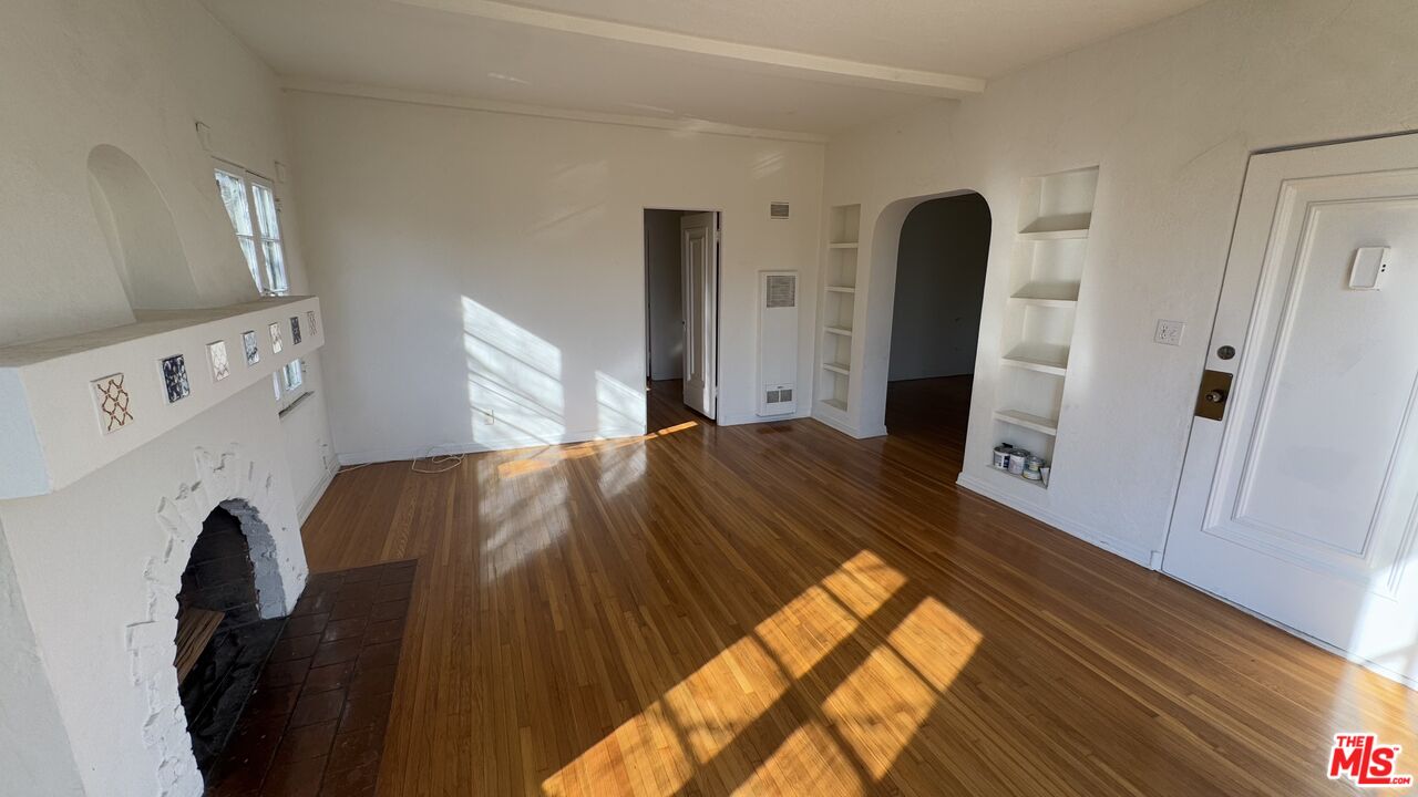 1553 S Durango Ave