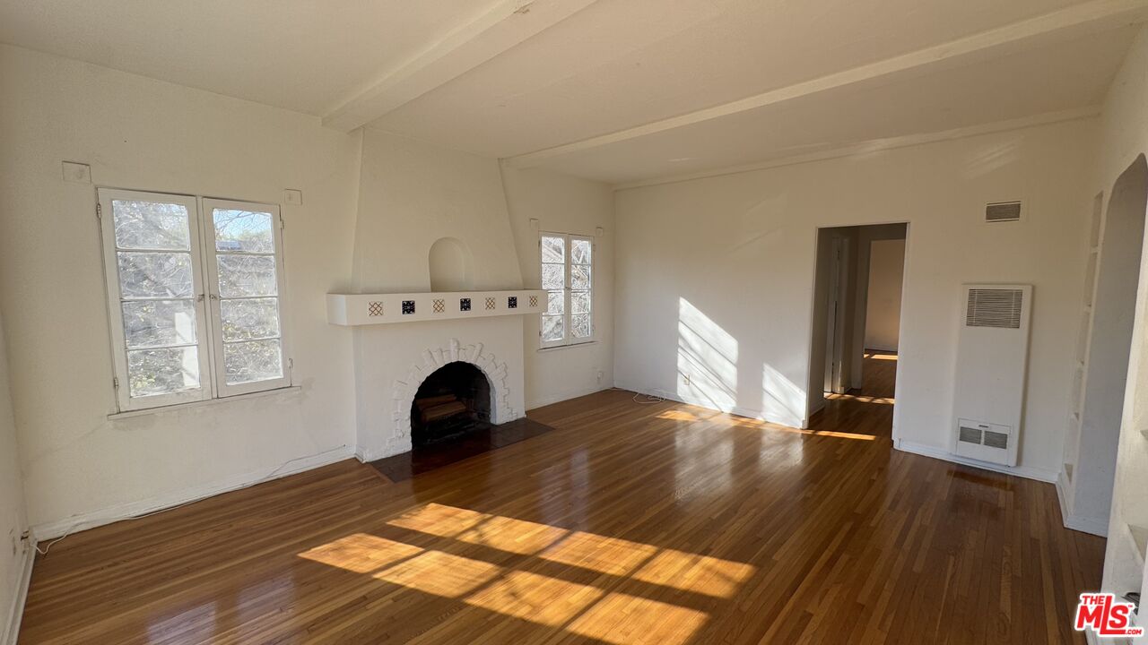 1553 S Durango Ave