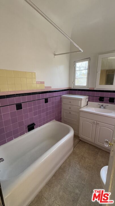 1553 S Durango Ave