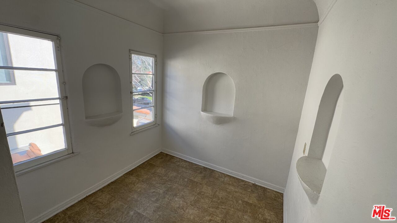 1553 S Durango Ave