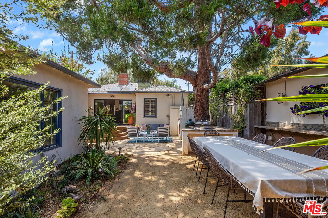 2822 Bagley Ave