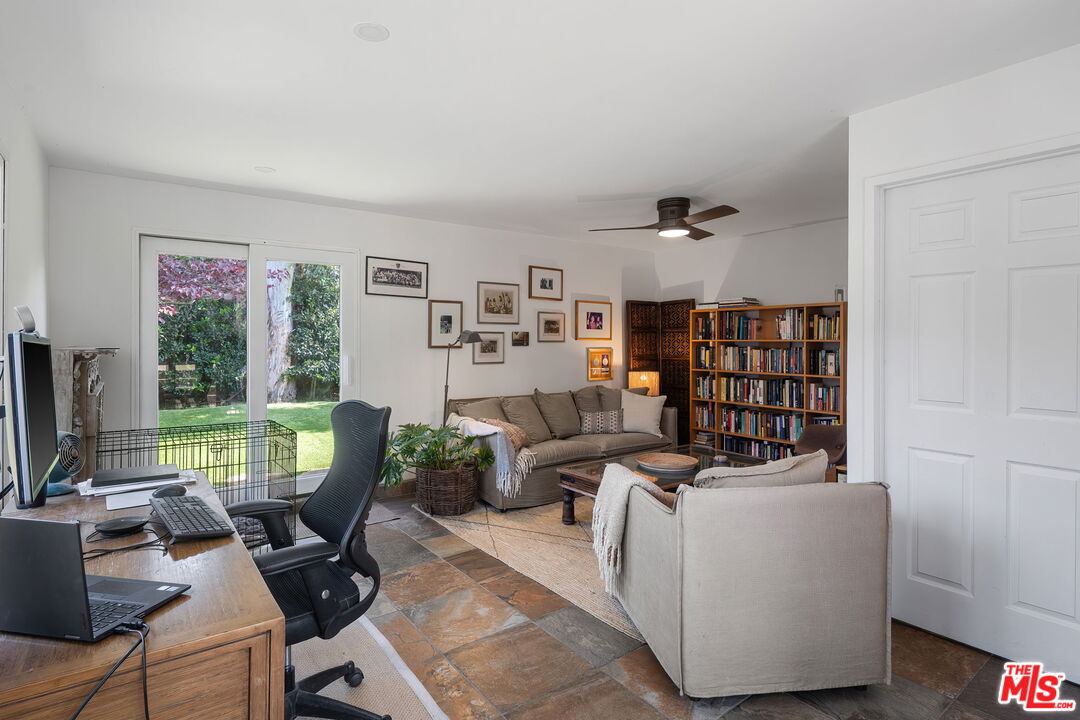 2822 Bagley Ave