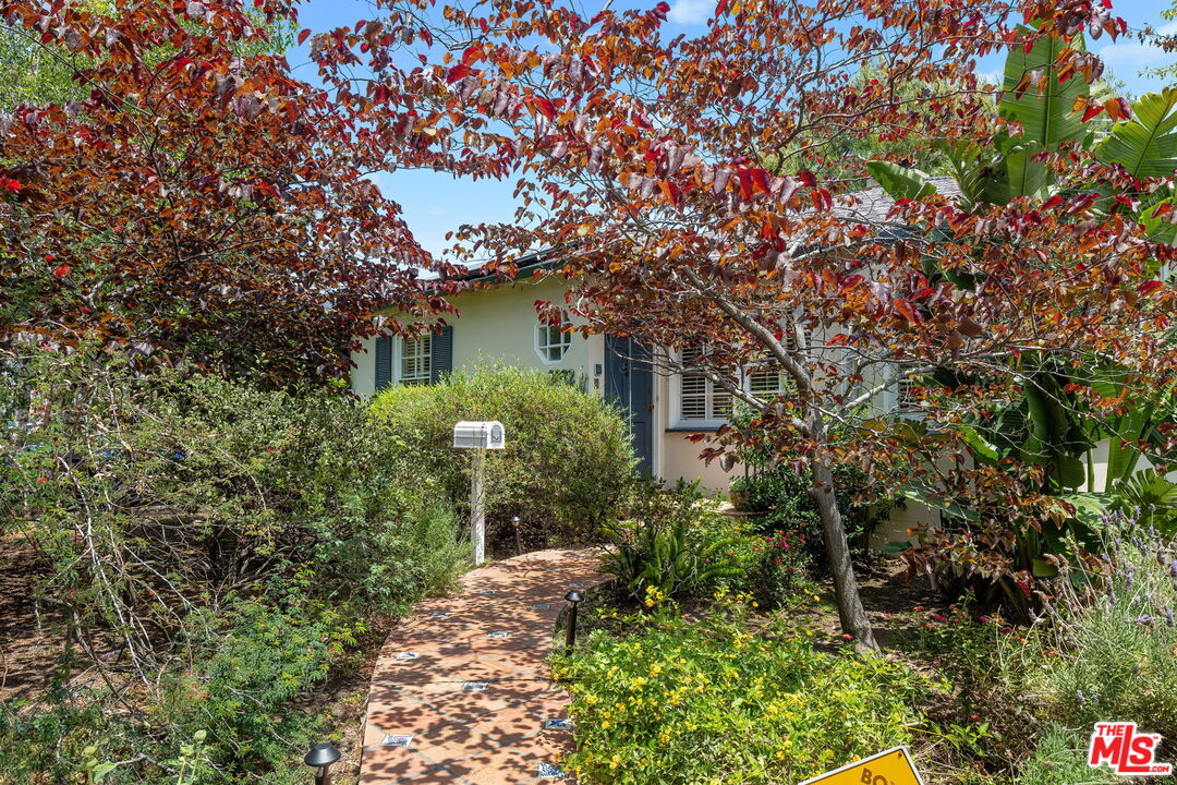 2822 Bagley Ave
