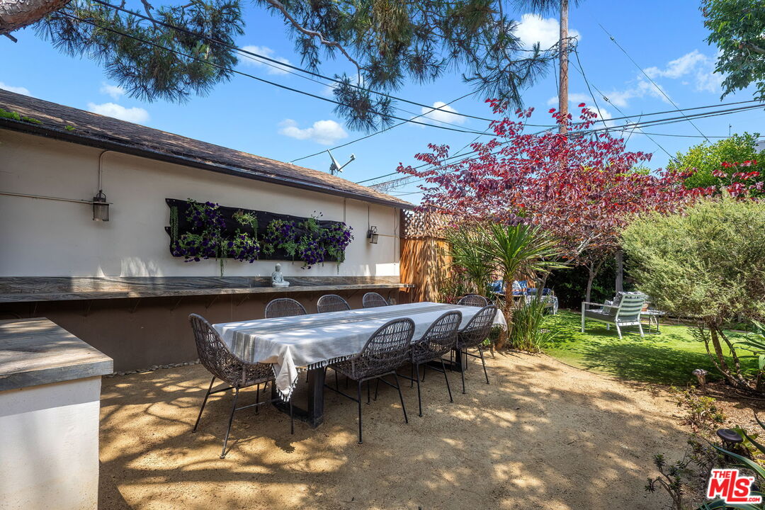 2822 Bagley Ave