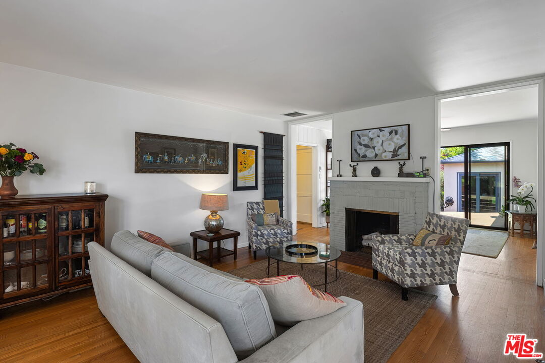 2822 Bagley Ave