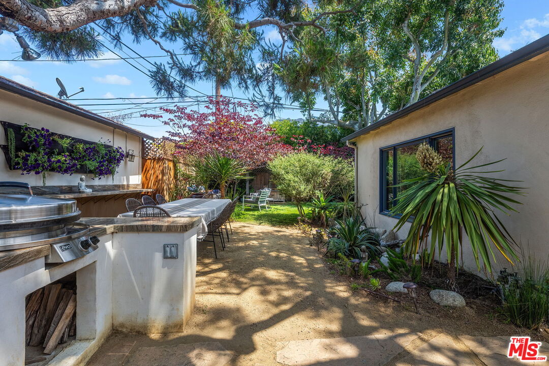 2822 Bagley Ave