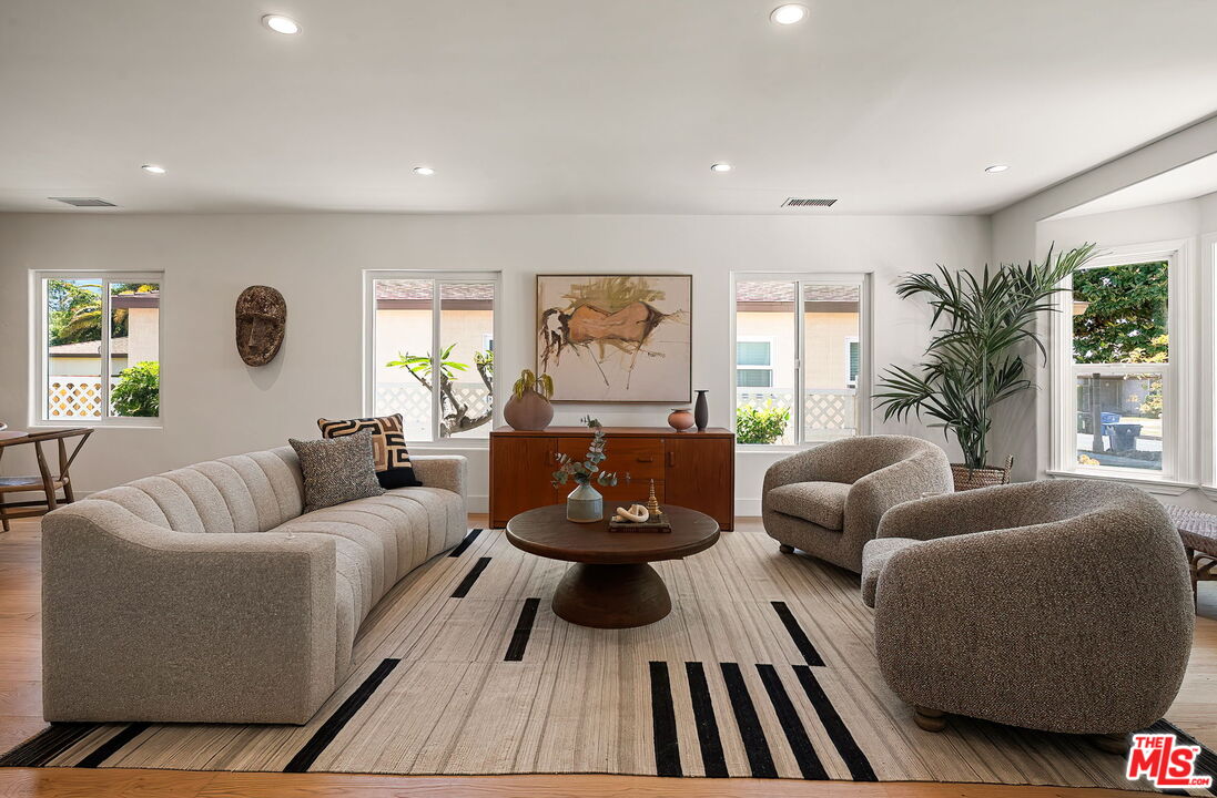 2810 Tilden Ave