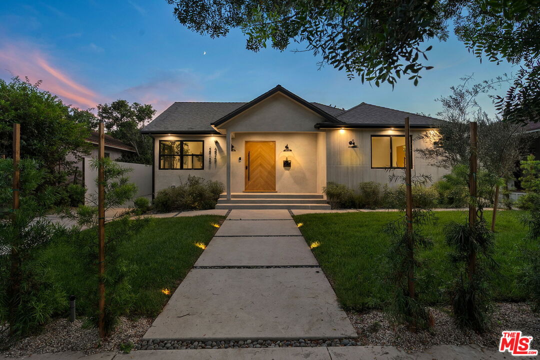 2725 Midvale Ave