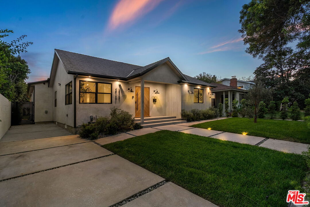 2725 Midvale Ave