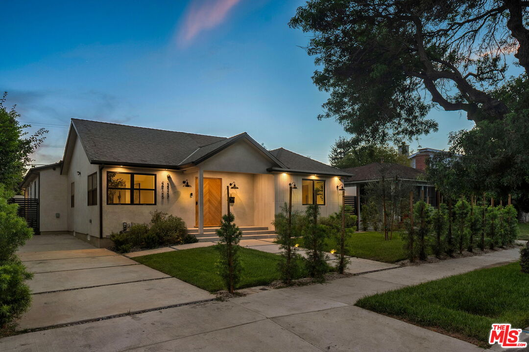 2725 Midvale Ave
