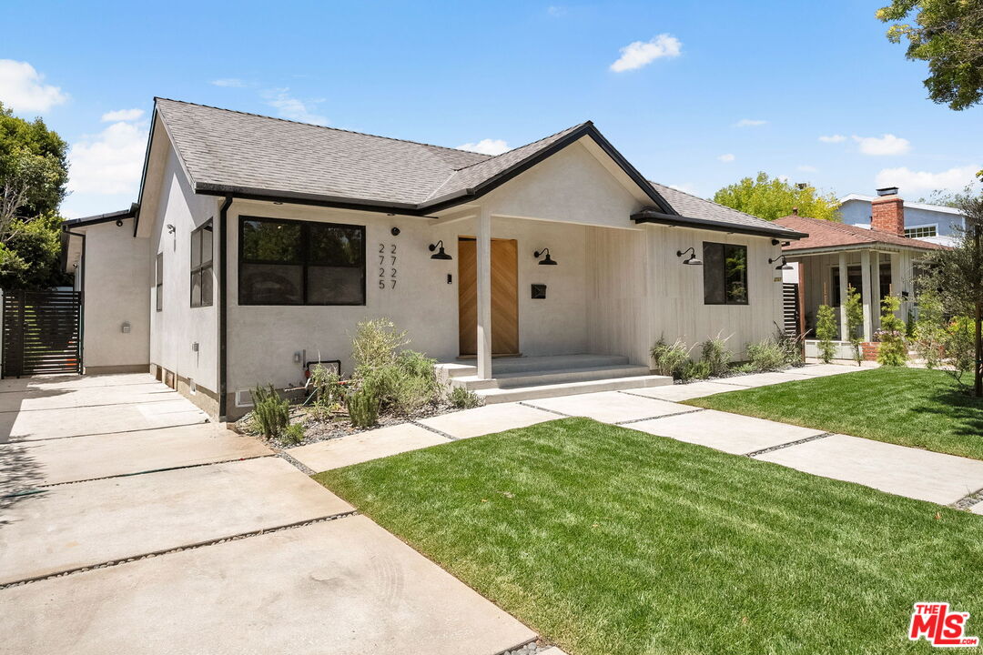 2725 Midvale Ave