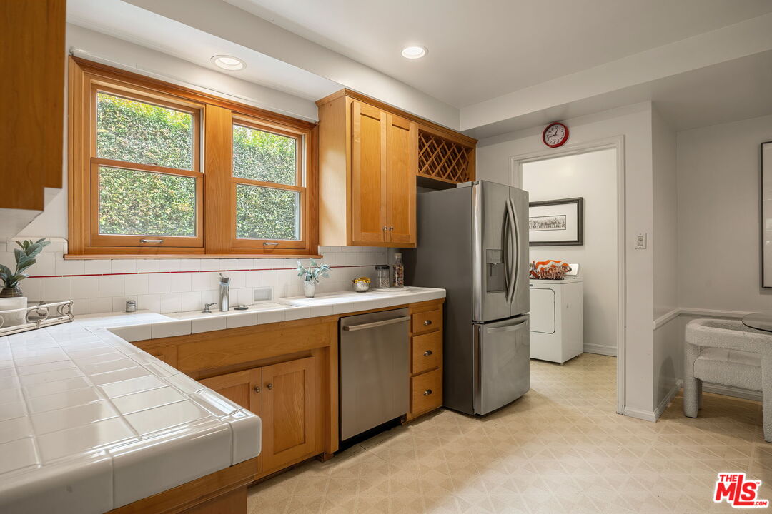 1956 S Durango Ave