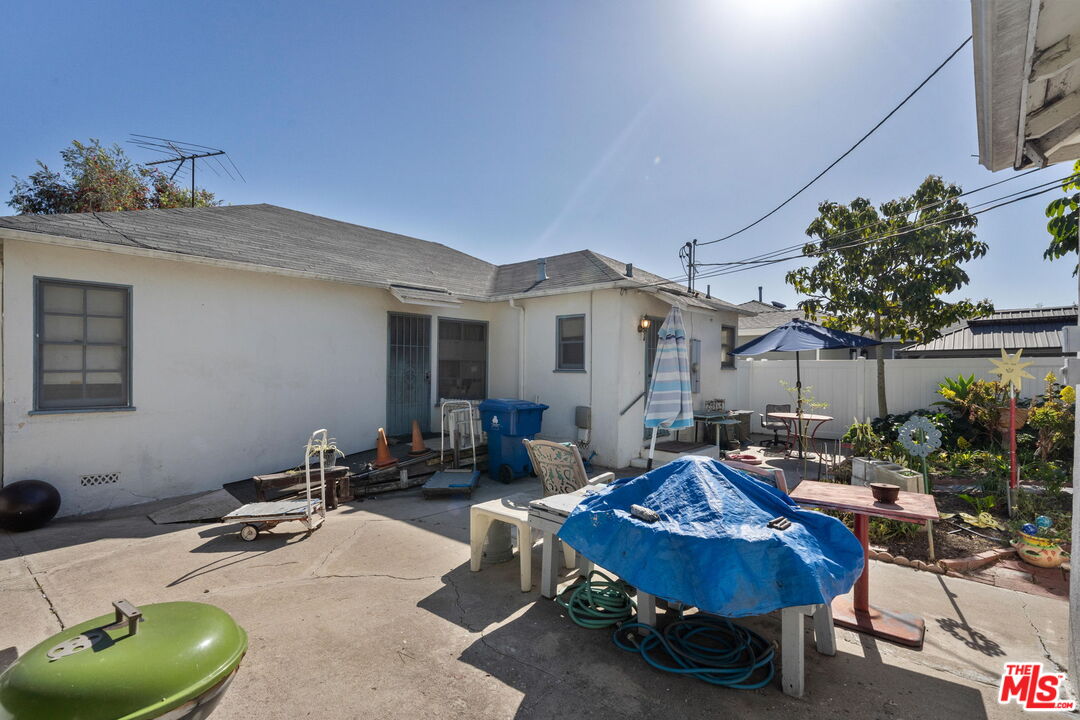 2731 Bagley Ave