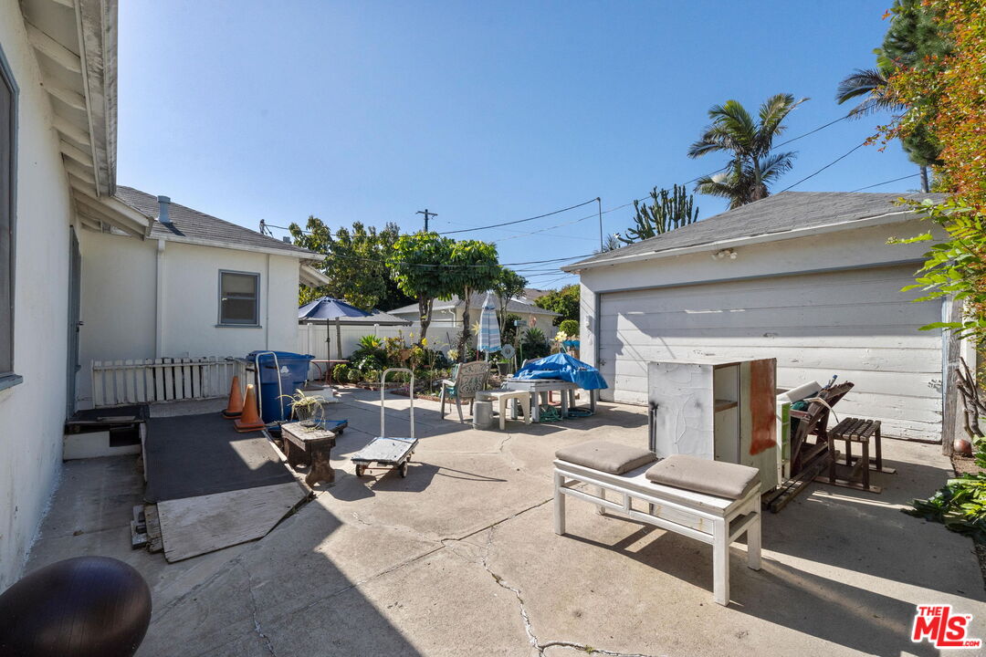 2731 Bagley Ave