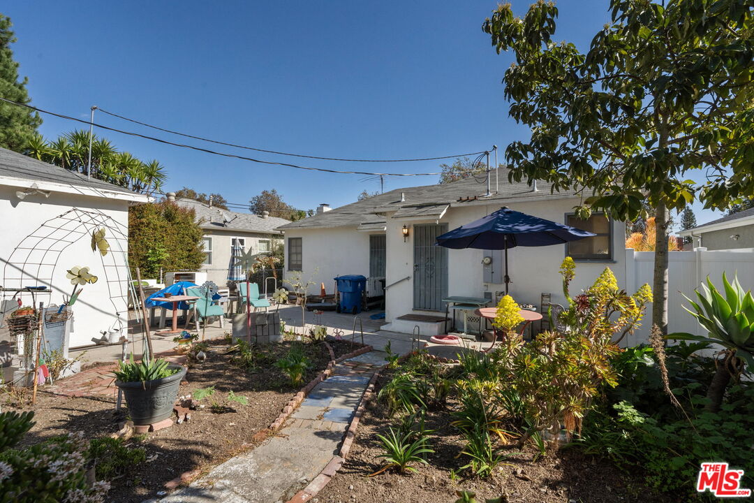 2731 Bagley Ave