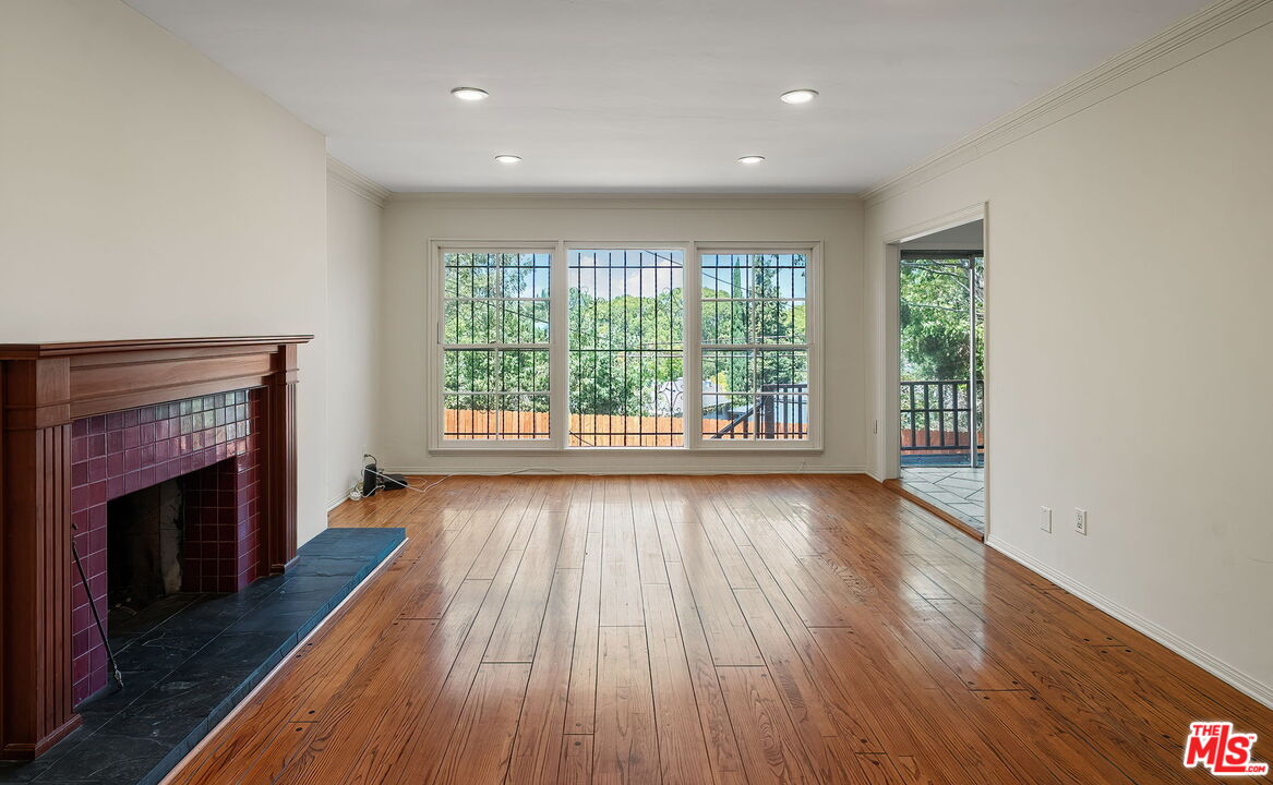 9149 Hillsboro Dr