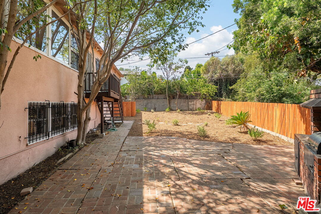 9149 Hillsboro Dr