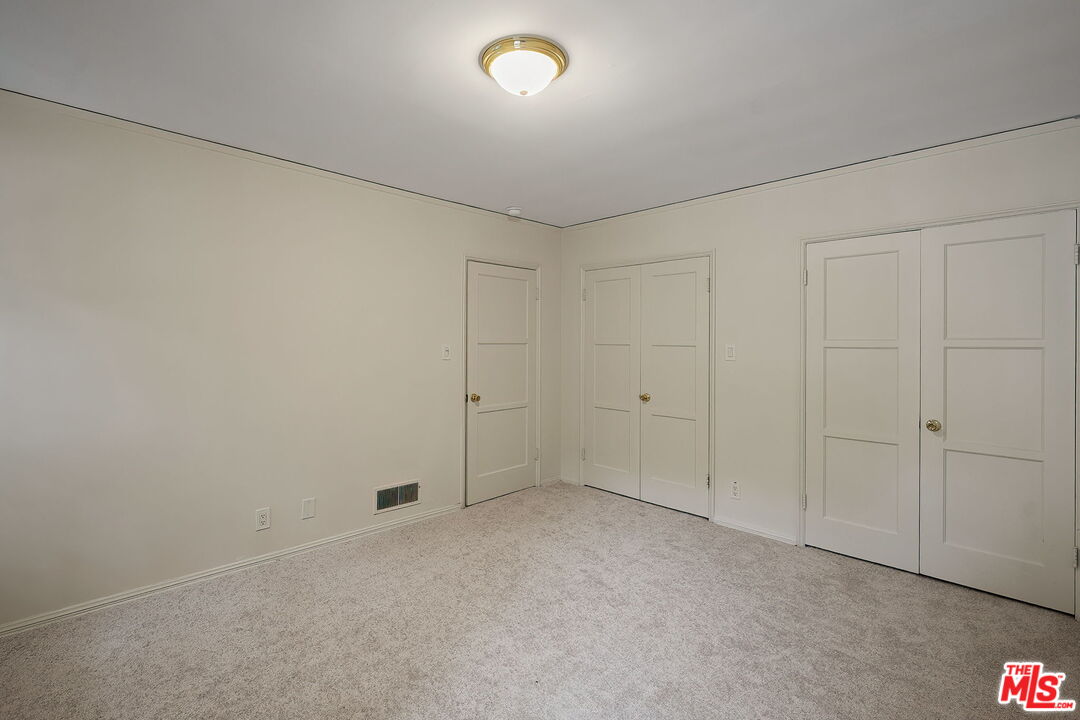 9149 Hillsboro Dr