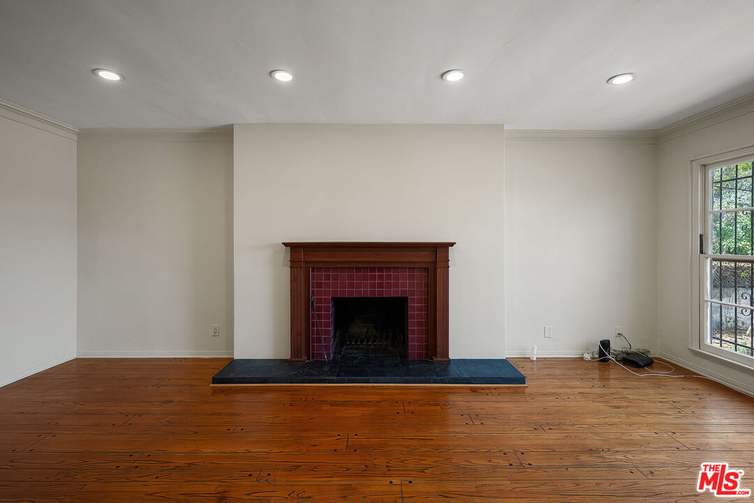 9149 Hillsboro Dr
