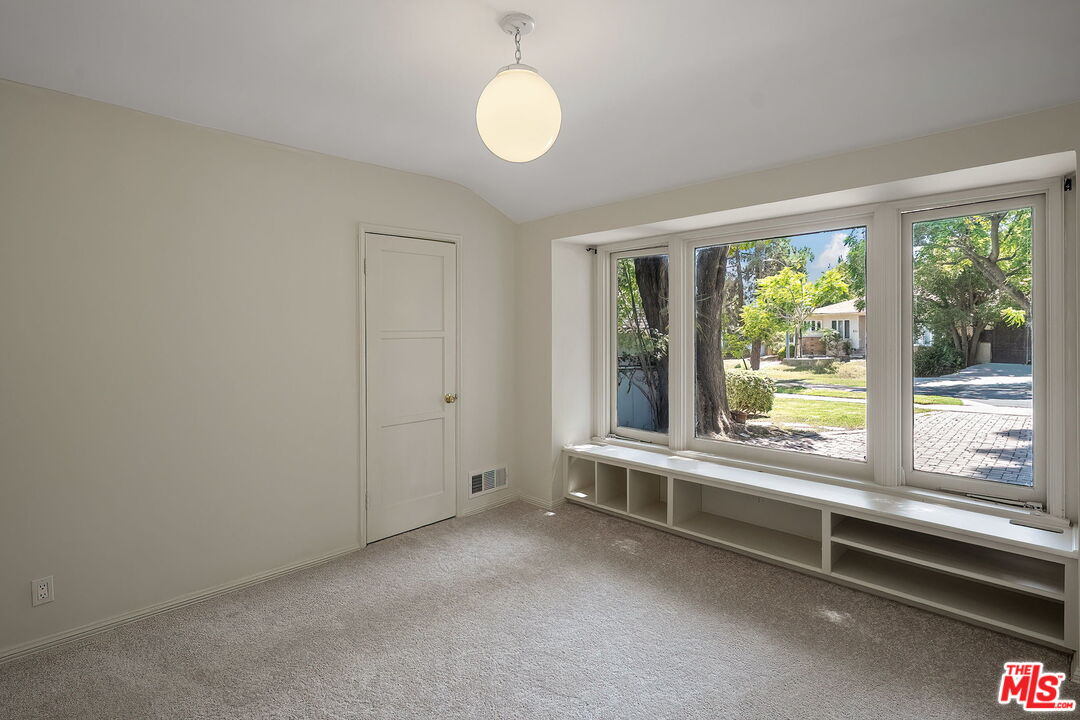 9149 Hillsboro Dr