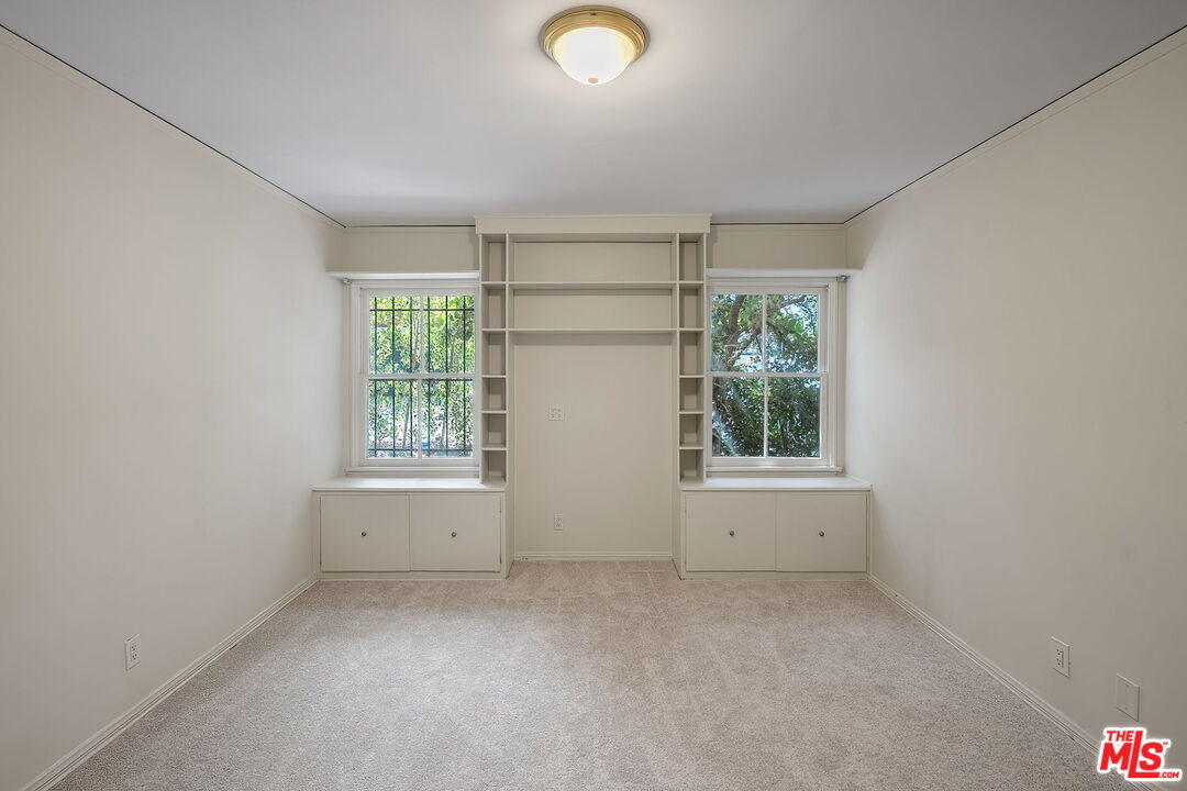 9149 Hillsboro Dr