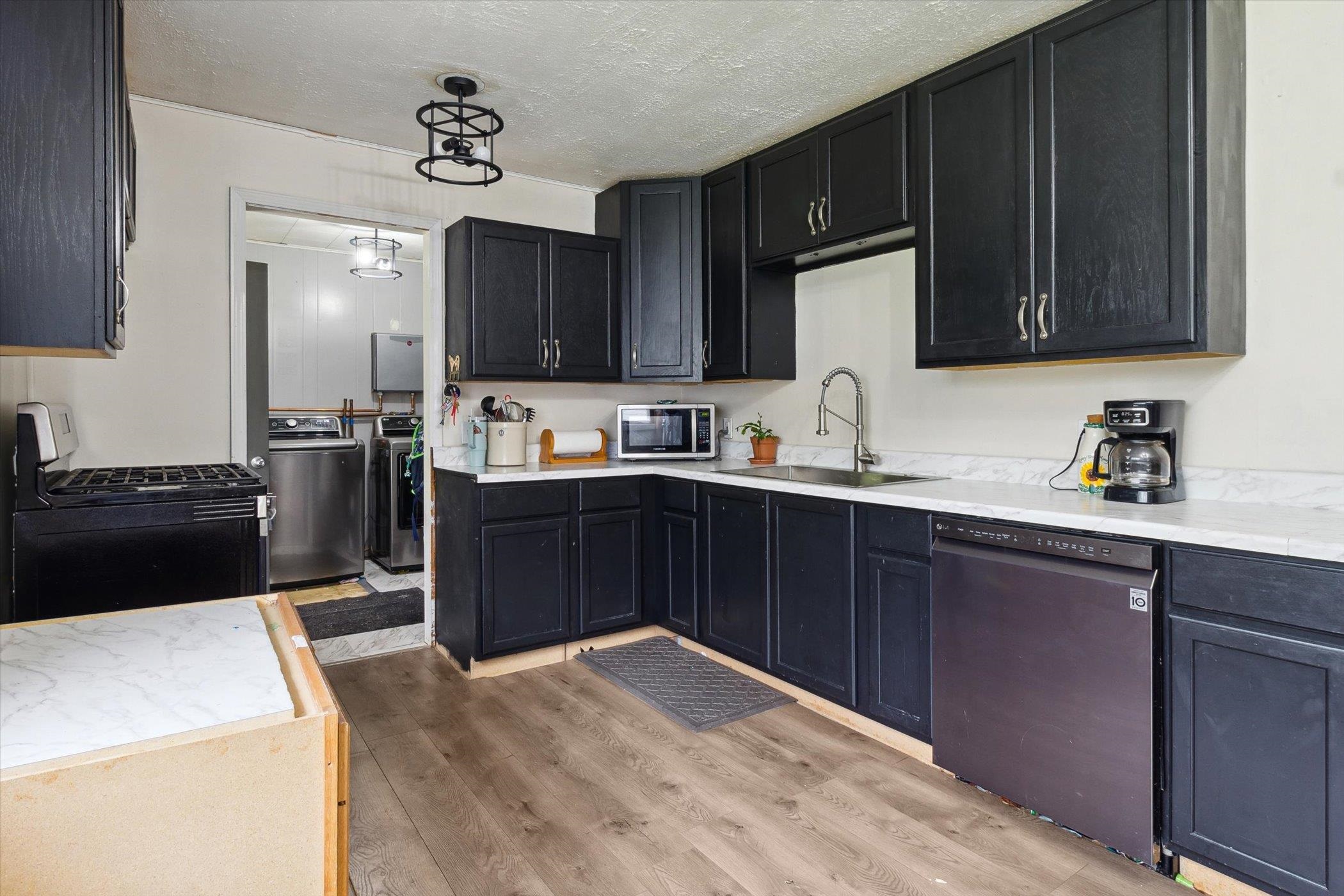 1471 W 10th Street