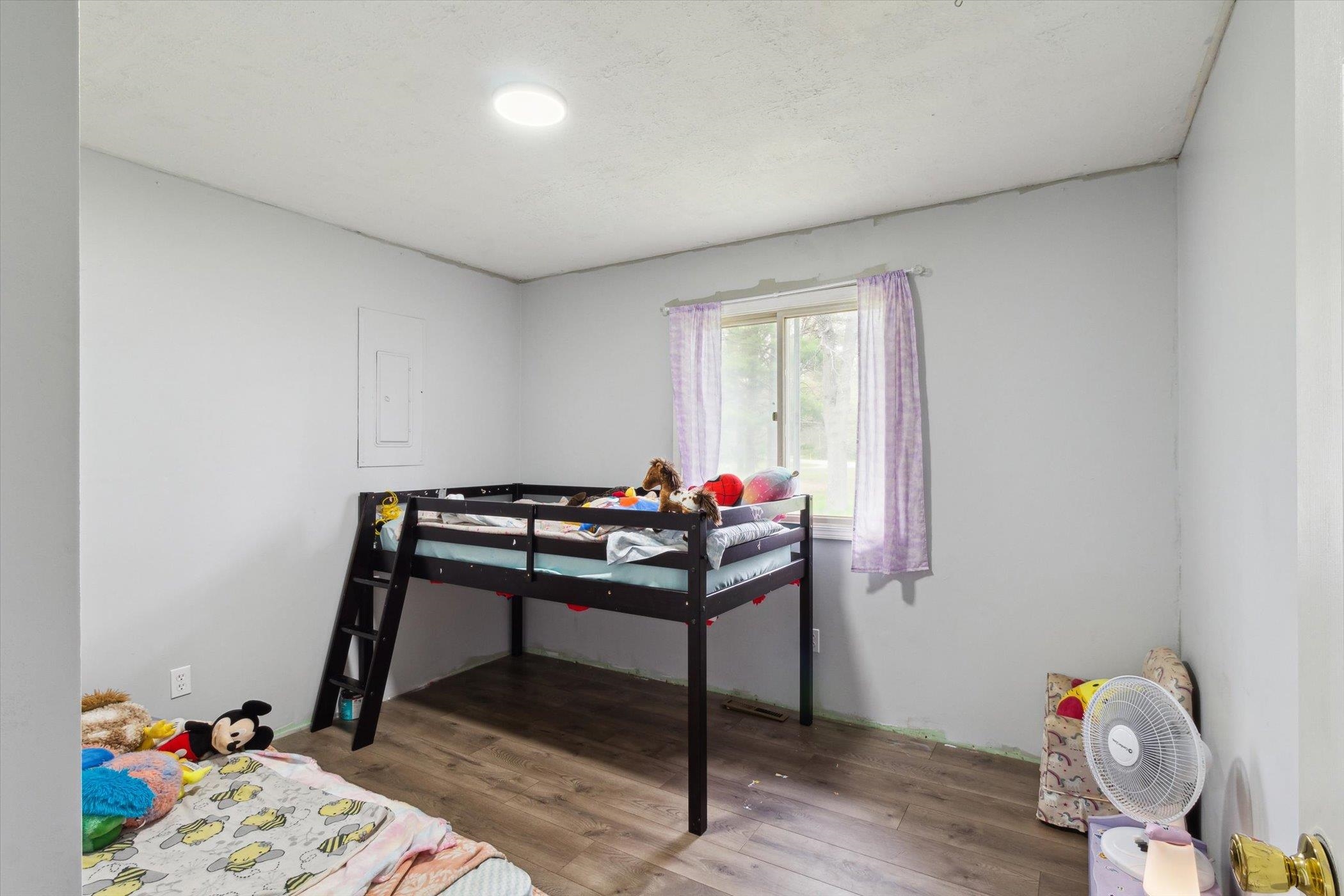 1471 W 10th Street