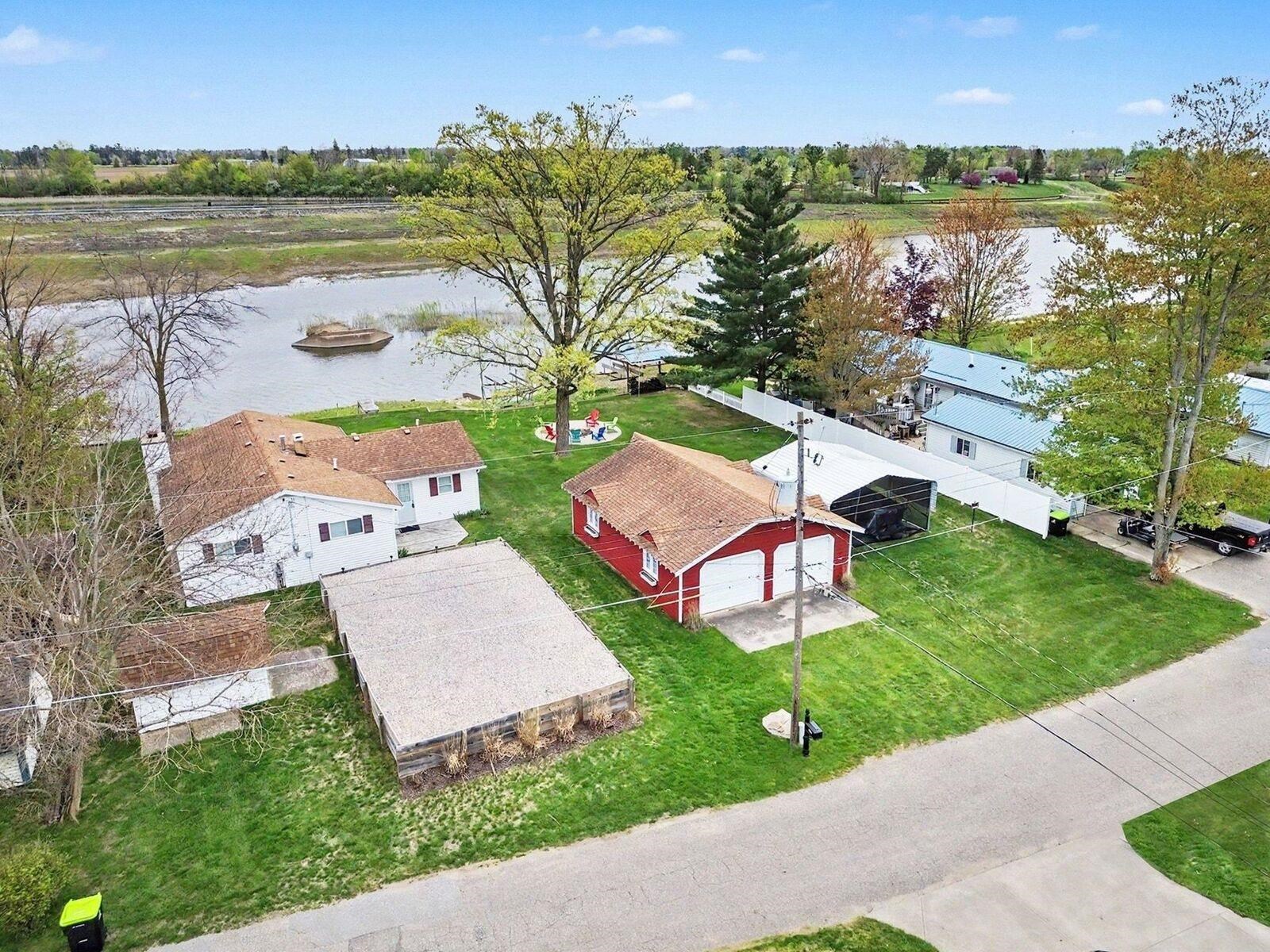 5495 Oakridge Drive