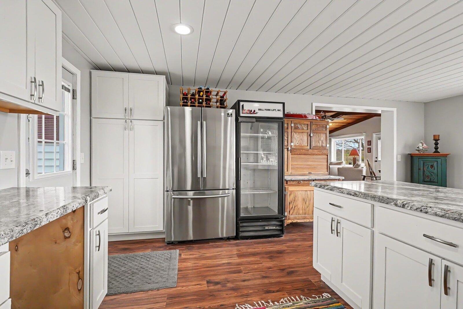 5495 Oakridge Drive