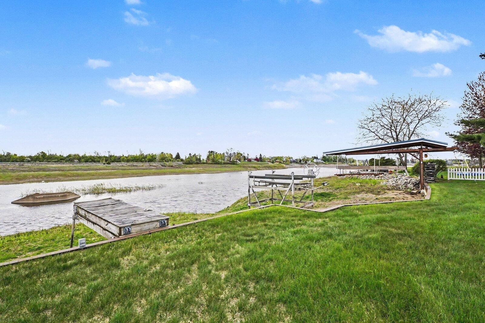 5495 Oakridge Drive