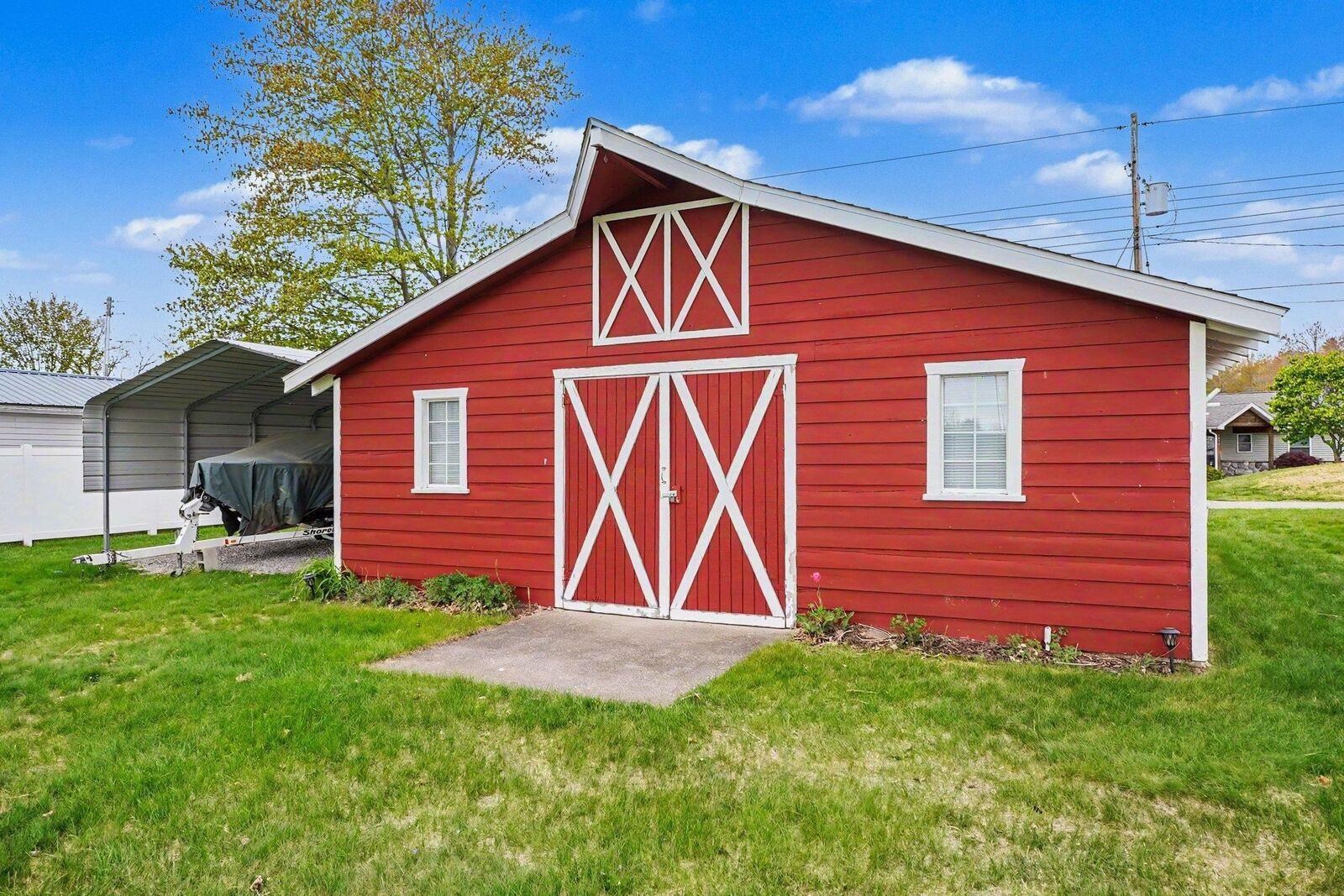 5495 Oakridge Drive