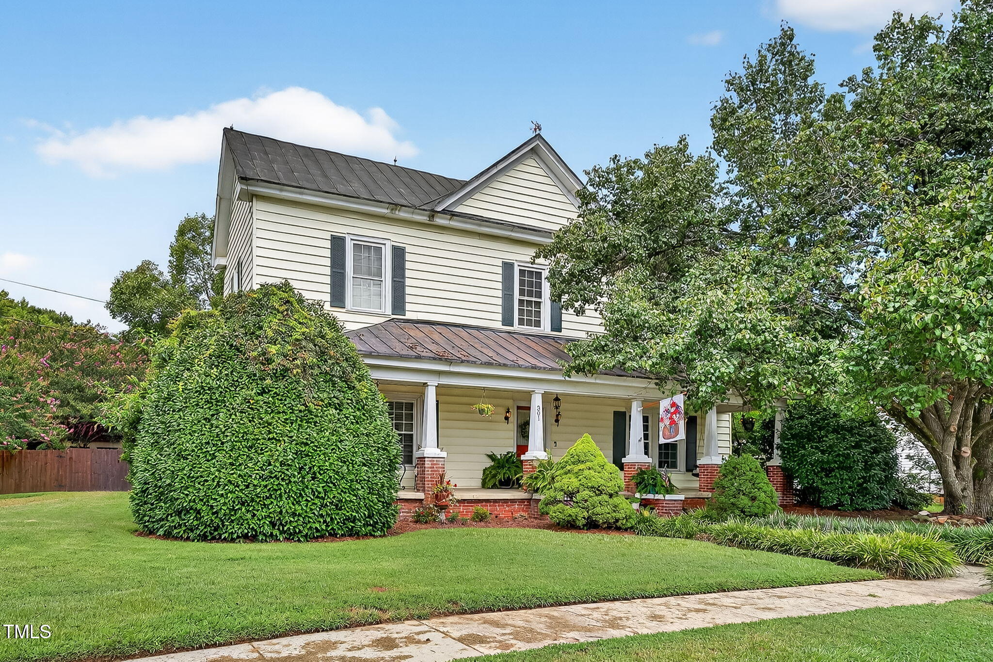 301 2nd Street
