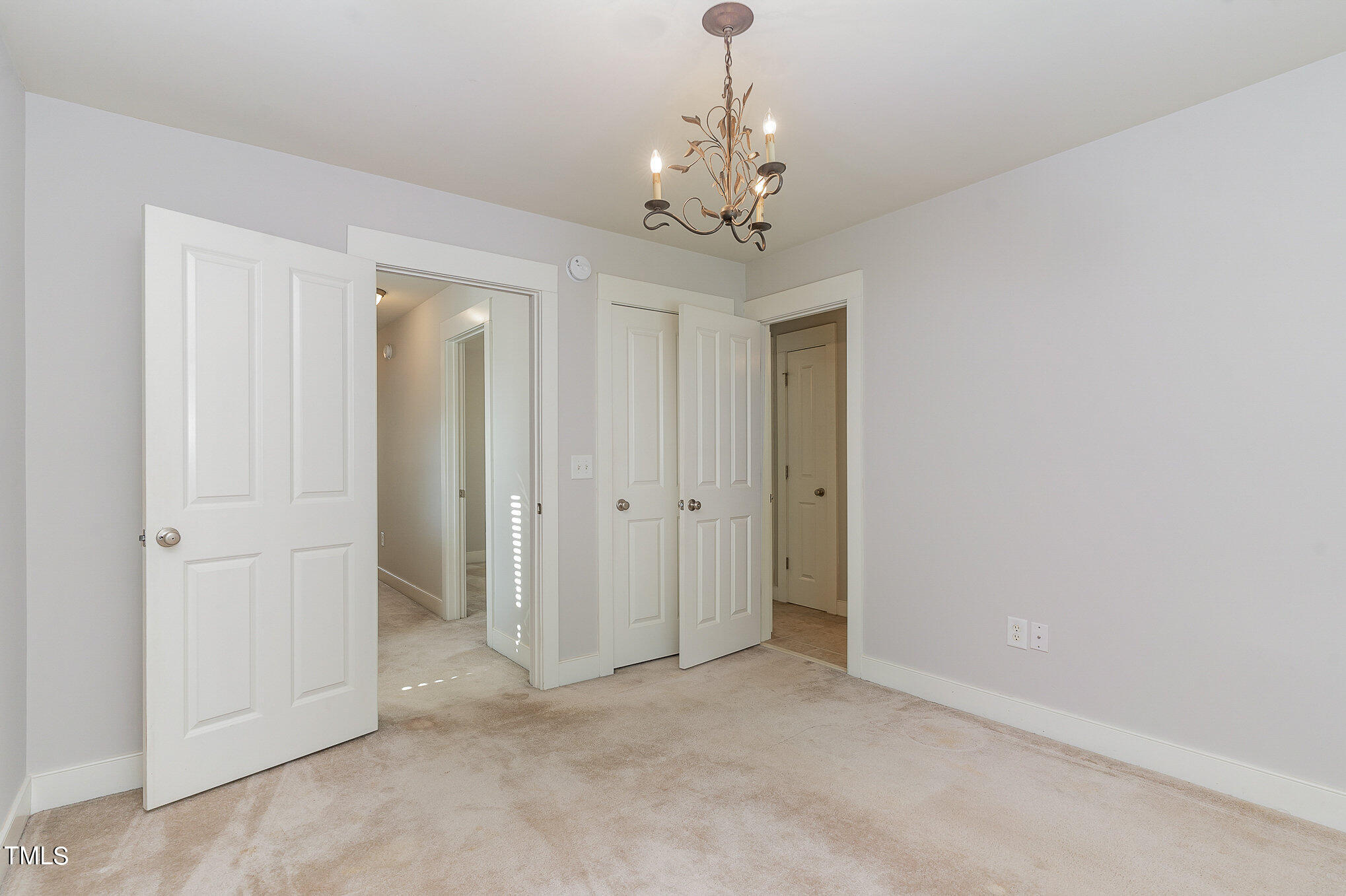 4419 Crystal Breeze Street
