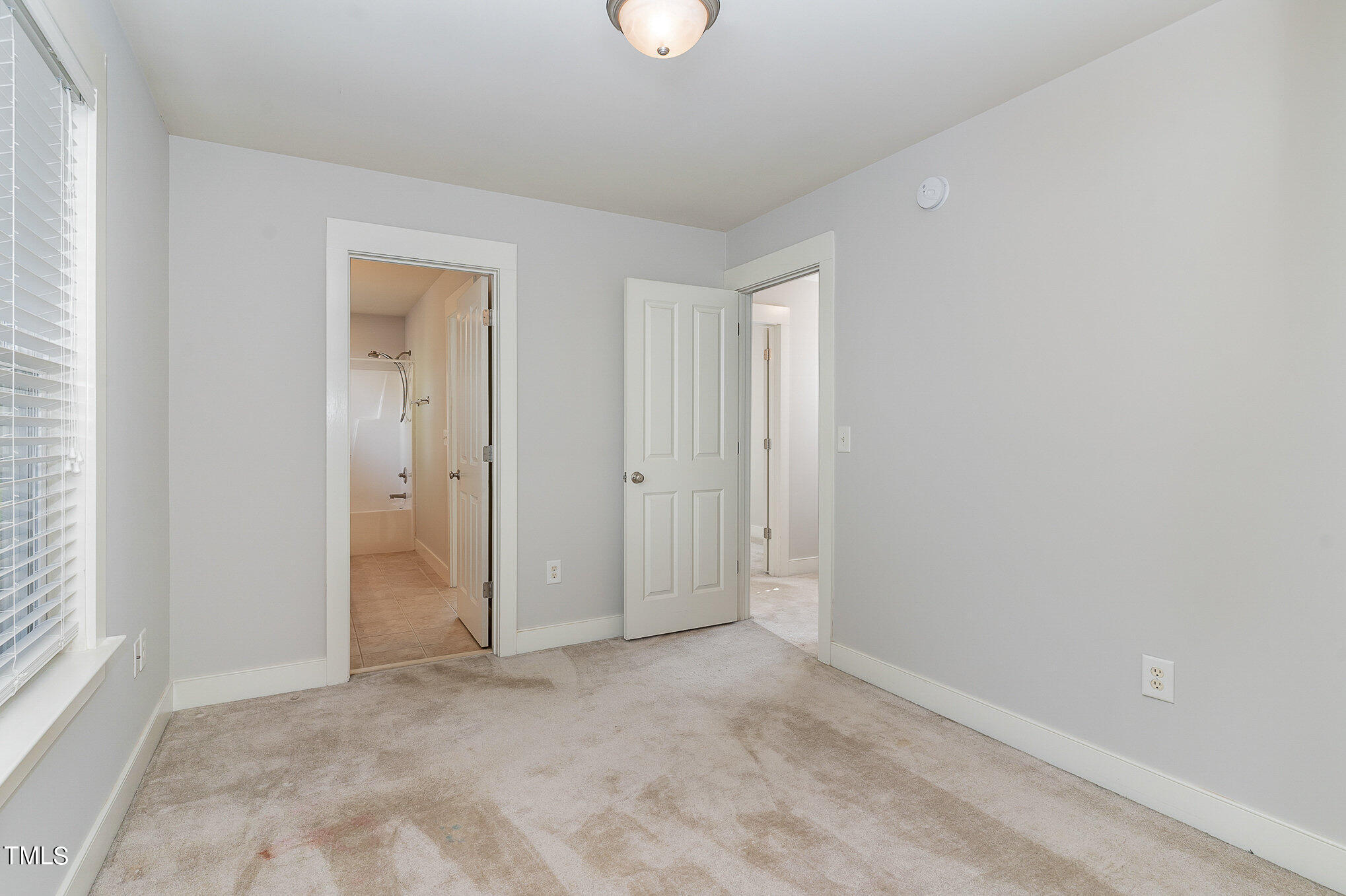 4419 Crystal Breeze Street
