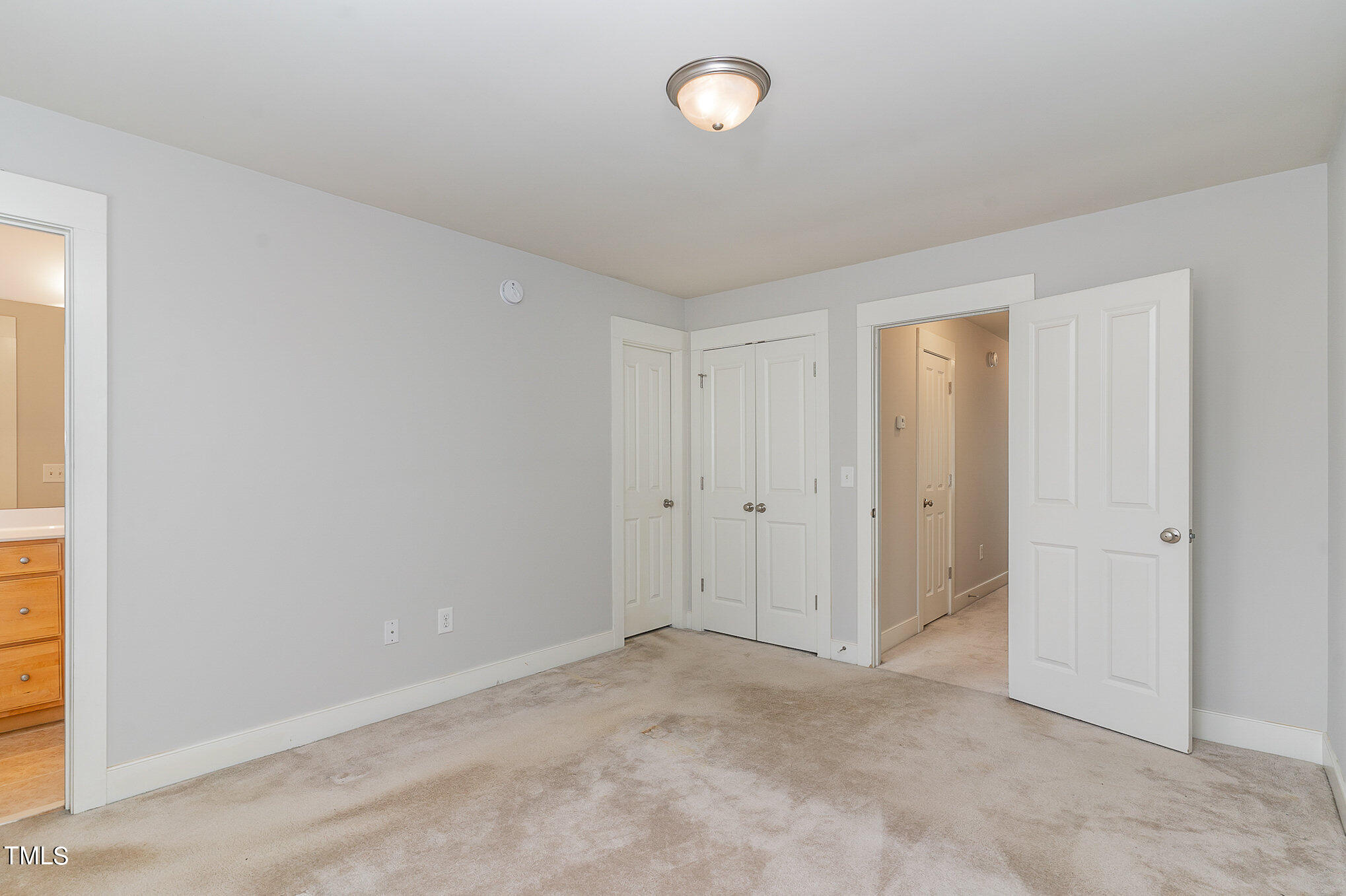 4419 Crystal Breeze Street