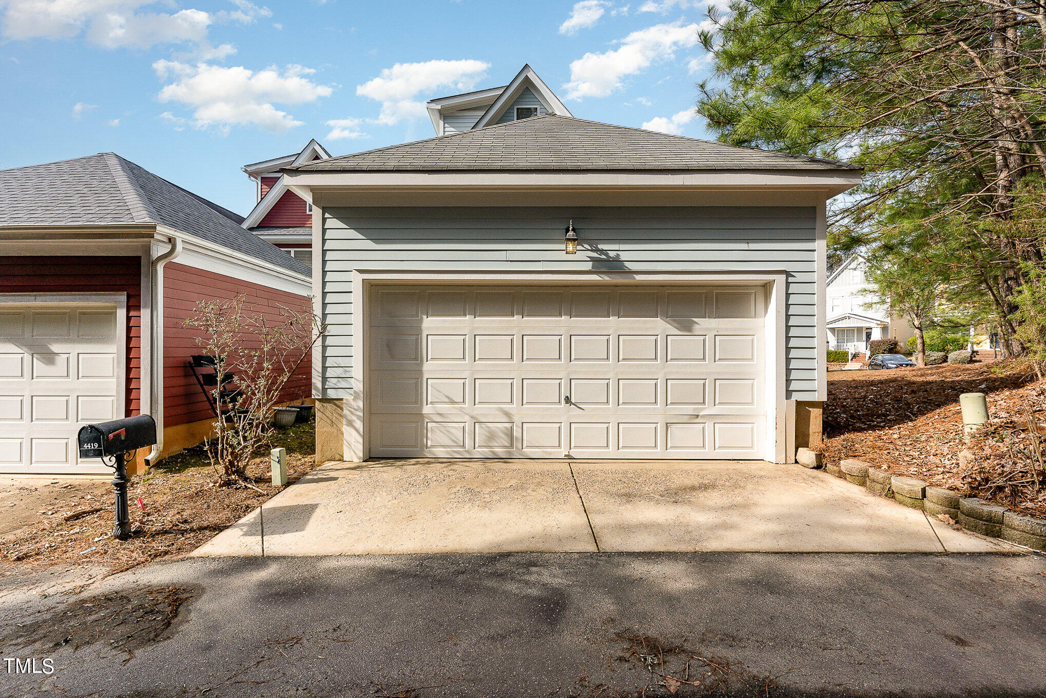 4419 Crystal Breeze Street