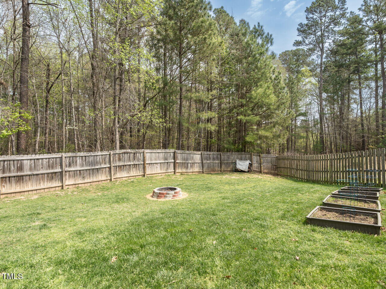 16 Richardson Circle