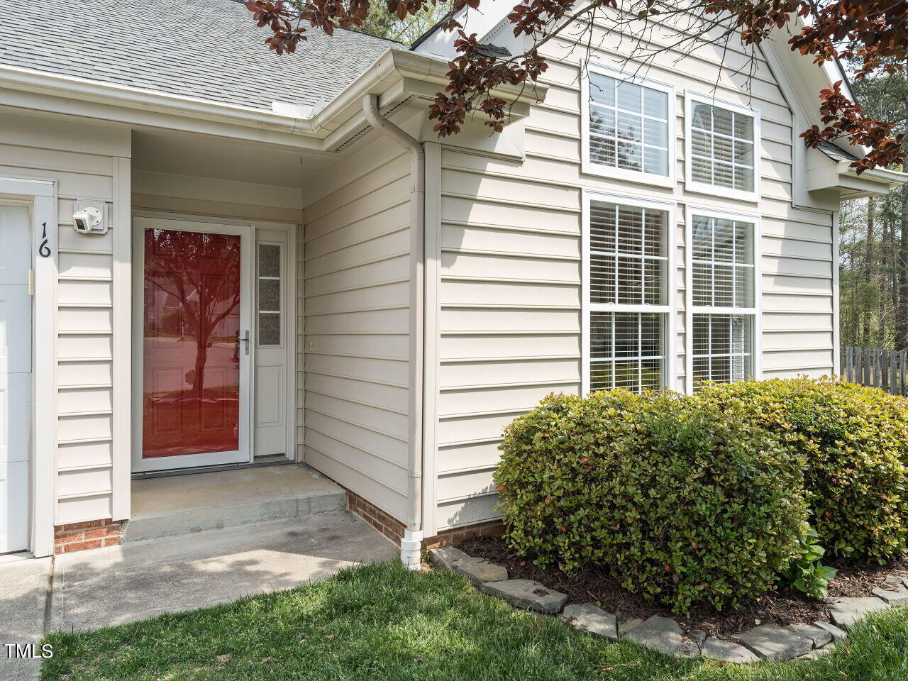 16 Richardson Circle