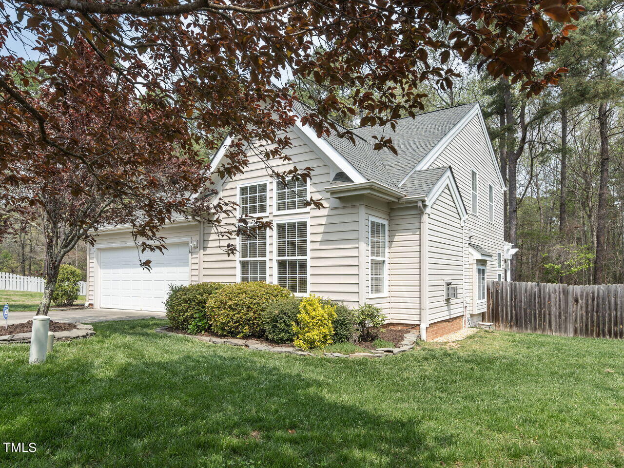 16 Richardson Circle