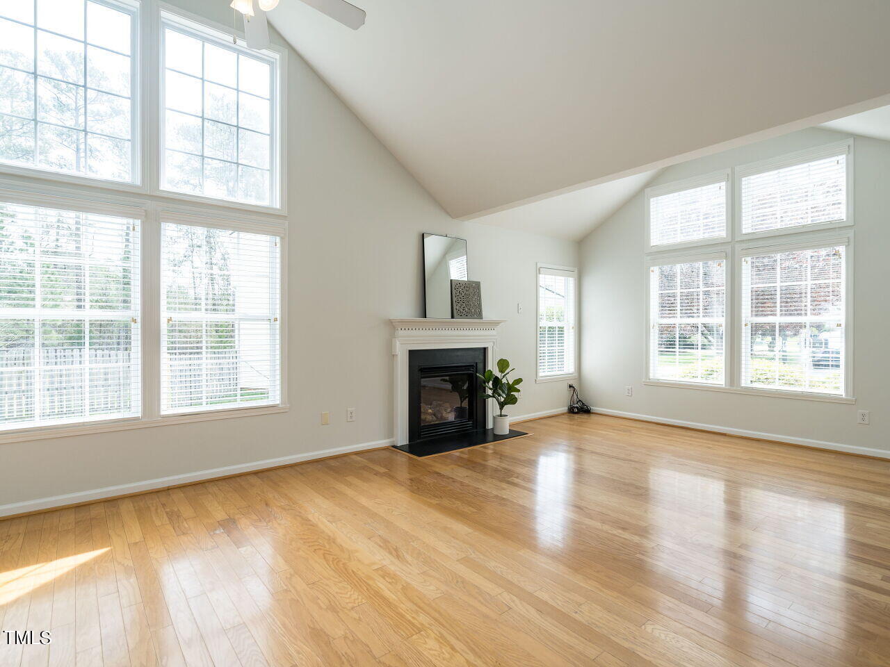 16 Richardson Circle